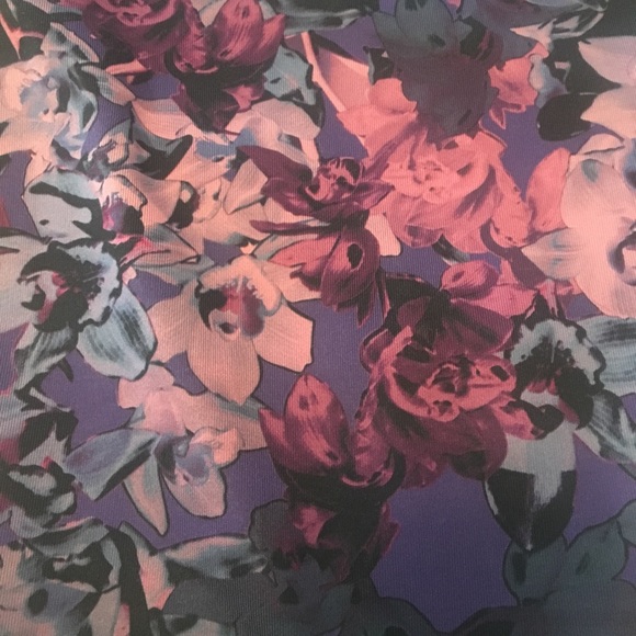 Work out capris - Picture 2 of 4